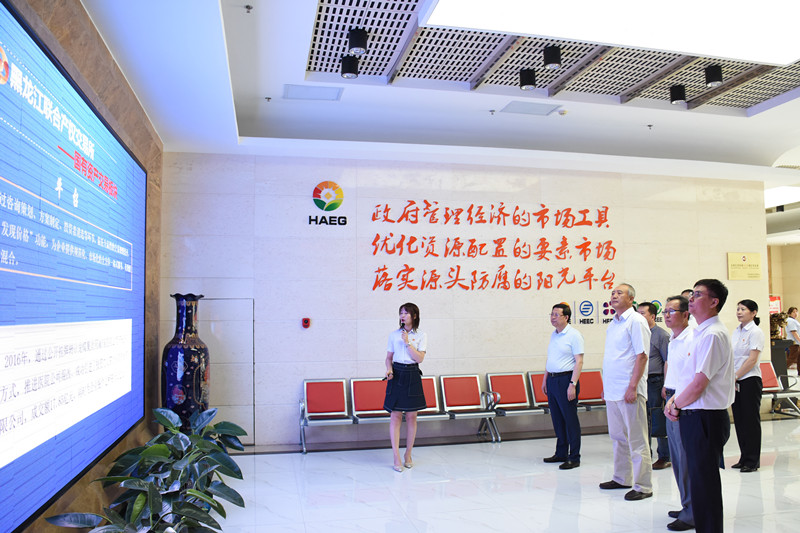DSC_7227_巡回指導組了解企業發展情況.jpg